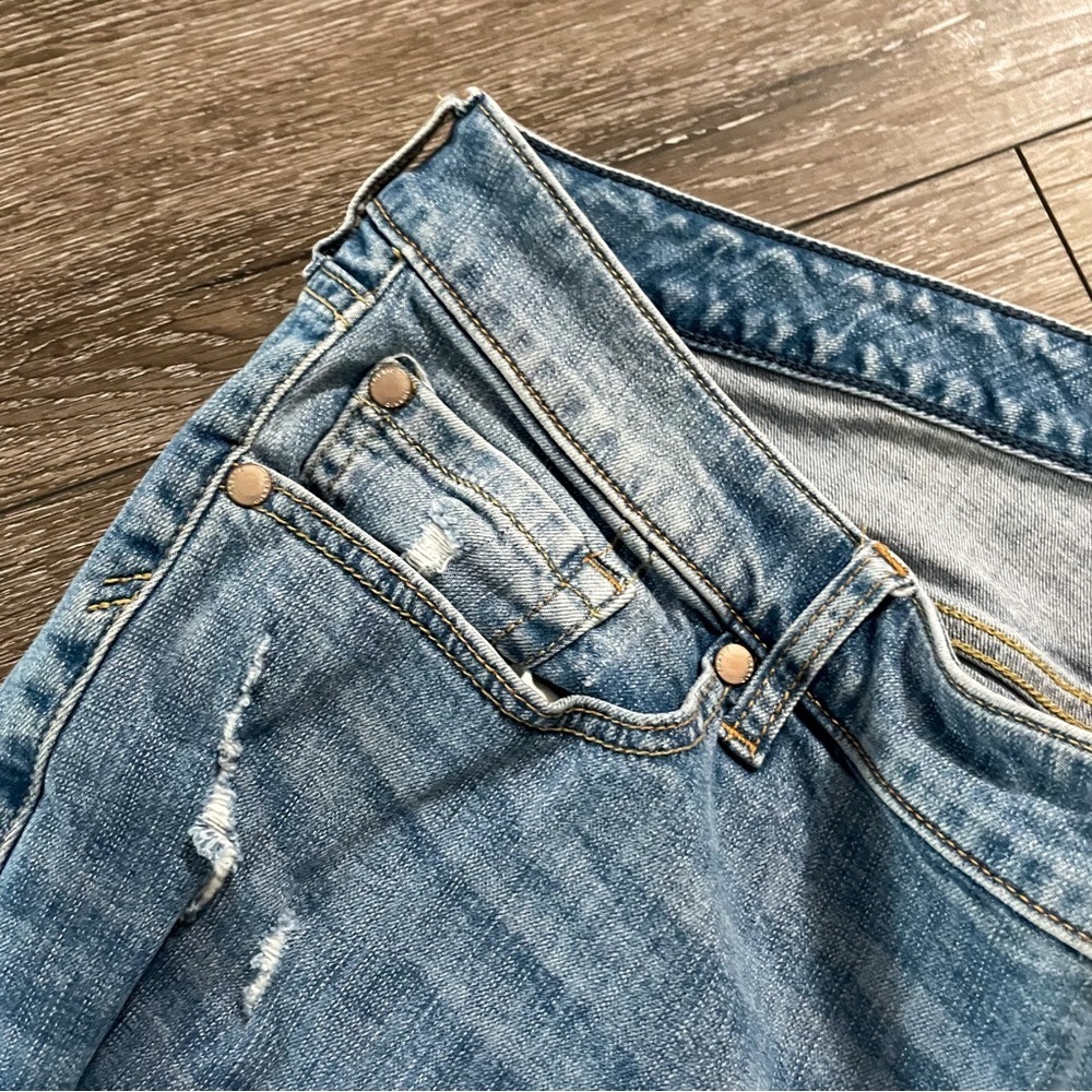 TORRID Crop Boyfriend Vintage Stretch Distressed jeans Size 20 - Picture 6 of 9